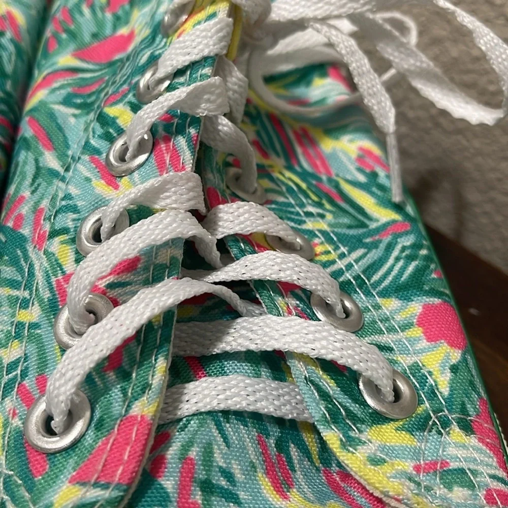 Women’s green pink floral fashionion sneakers size  11 - Picture 9 of 11